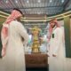 أغلى كأس في العالم بين يدي زوار معرض الصقور والصيد السعودي الدولي